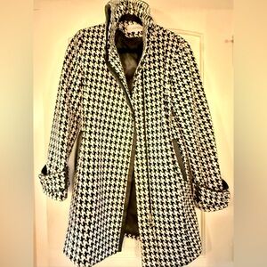 Calvin Klein Black and White Wool Blend Houndstooth Trench Coat